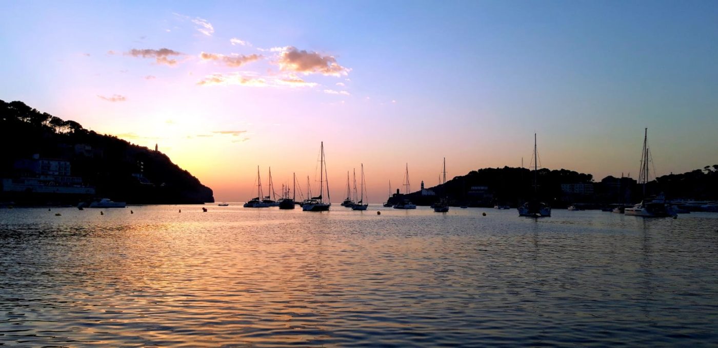 Atardecer en el puerto de Sóller