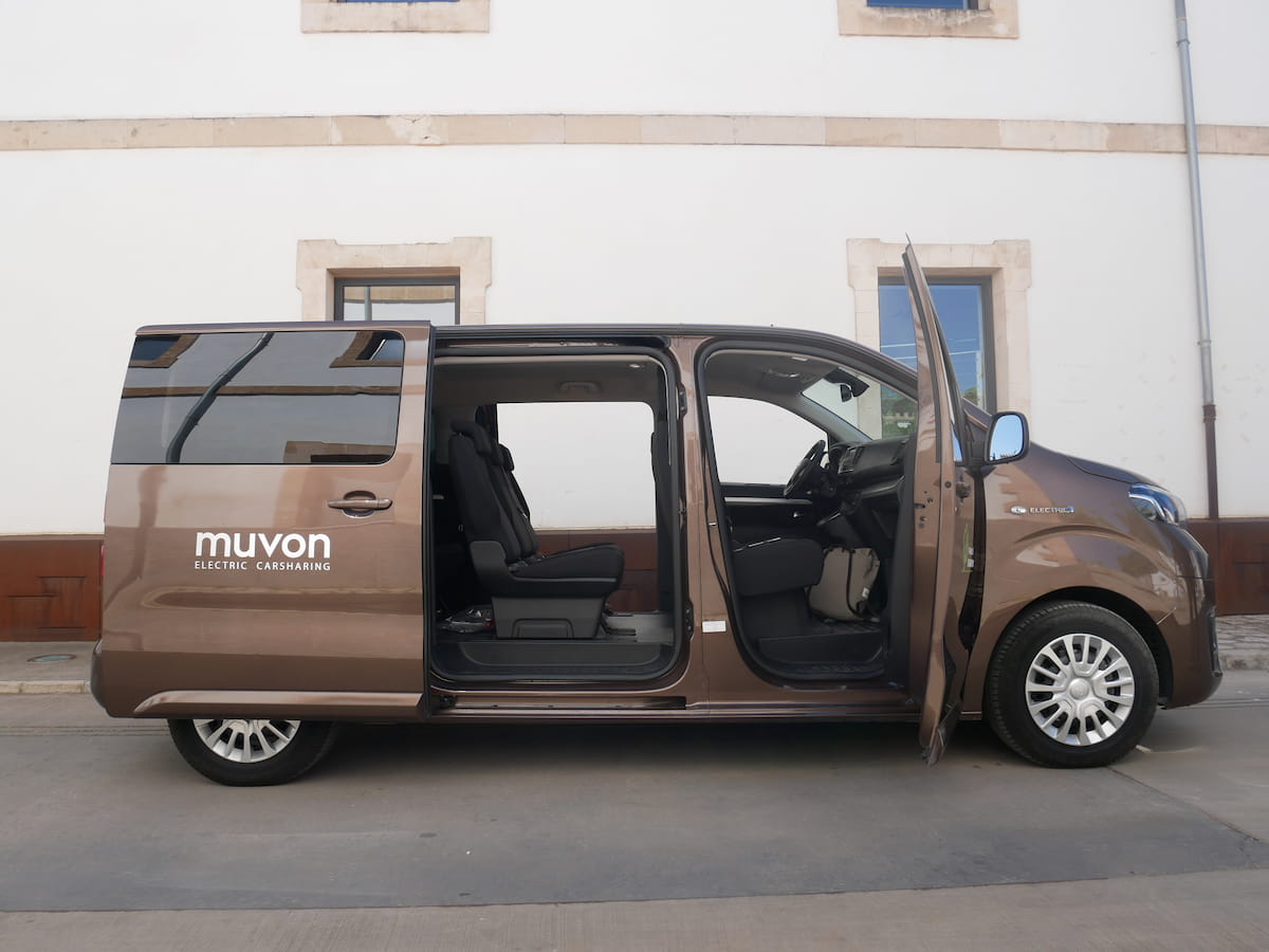 Alquila una furgoneta por horas Mallorca Toyota Proace eléctrica Inca - Muvon