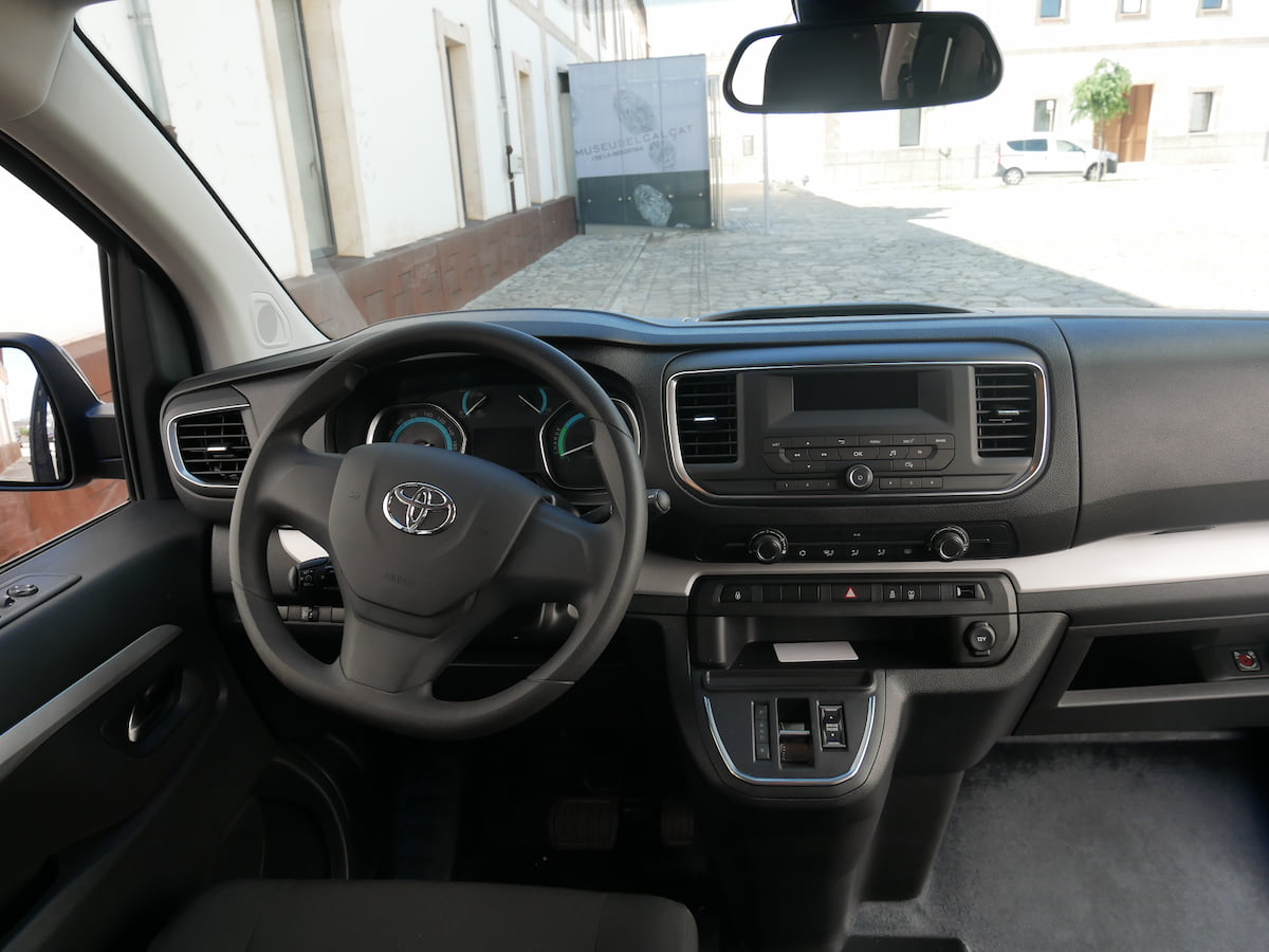 Interior furgoneta Toyota Proace eléctrica Inca - Muvon